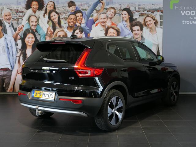 Volvo XC40 2.0 B3 Core - Elektr. Wegklapbare trekhaak - Dodehoek - 18"LMV - Stoel en Stuurverw