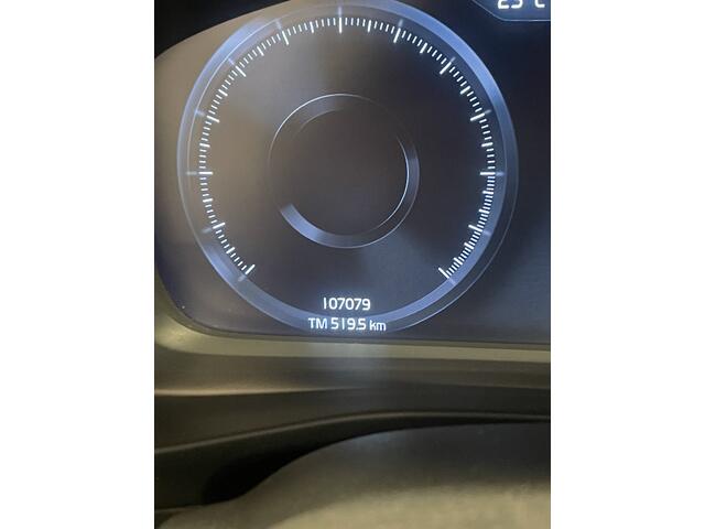 Volvo XC40 1.5 T5 262pk AUT7 Recharge Business Pro Trekhaak 1800kg/ Adapt Cruise/ Camera