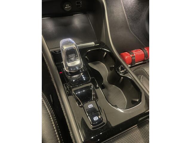 Volvo XC40 1.5 T4 Recharge Inscription Trekhaak 1800kg/ Leer/ Stoelverw./ Camera