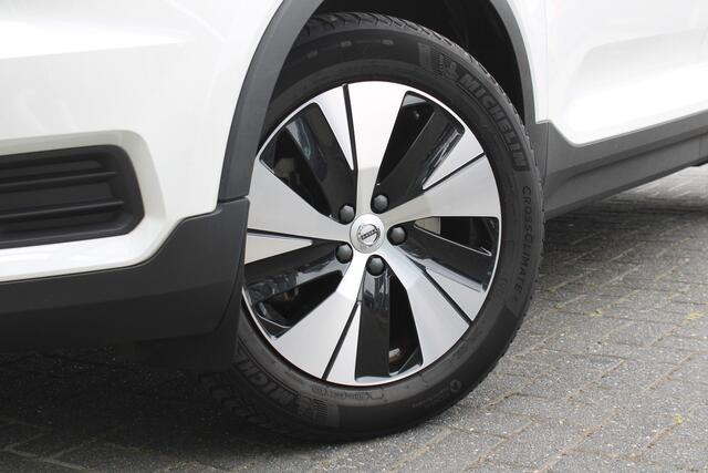 Volvo XC40 T4 211PK Automaat Recharge Inscription Expression | Org. NL | Camera | AppleCarplay | PDC V+A | DAB Audio | 18" LMV |