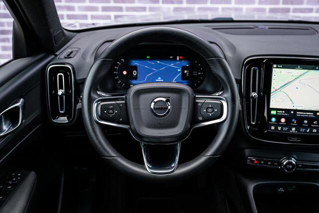 Volvo XC40 Recharge Plus 70 kWh | Adaptieve Cruise Control | Dodehoek Detectie | Stoel en Stuurverwarming | 20" | Nubuck Bekleding |