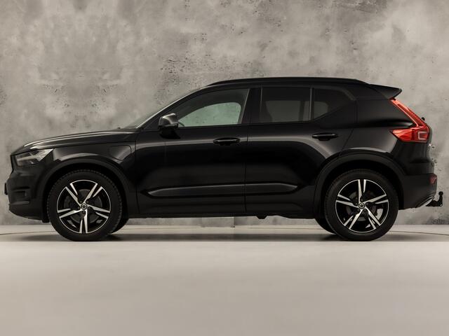 Volvo XC40 1.5 T4 Recharge R-Design 211Pk Automaat (APPLE CARPLAY, GROOT NAVI, LEDER/ALCANTARA, STUUR/STOELVERWARMING, CAMERA, TREKHAAK, SPORTSTOELEN, GETINT GLAS, LANE ASSIST, NIEUWSTAAT)
