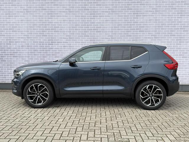 Volvo XC40 1.5 T4 Recharge Inscription | Plug-in Hybrid (PHEV) | 360 Graden Camera | Panoramadak | Harman Kardon Audio | Trekhaak | Lederen Bekleding | Keyless Entry | Elektrische Achterklep | BLIS | Cruise Control Adaptief | Navigatie