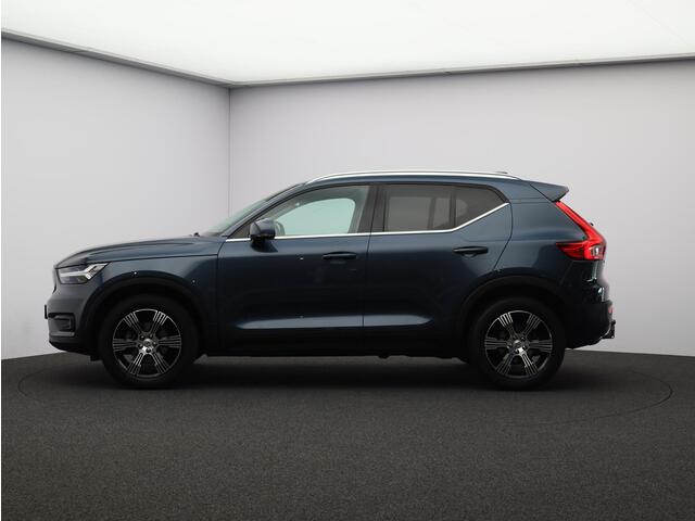 Volvo XC40 1.5 T3 Inscription / Trekhaak / Stoelverwarming /Harman Kardon Audio / Cruise Control / Achteruitrijcamera / Leder / All Season Banden