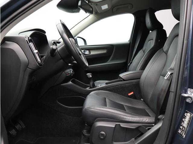 Volvo XC40 1.5 T3 Inscription / Trekhaak / Stoelverwarming /Harman Kardon Audio / Cruise Control / Achteruitrijcamera / Leder / All Season Banden
