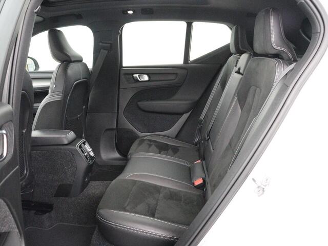 Volvo XC40 Recharge P8 AWD R-Design | SOH 97.1% | Trekhaak | Panoramadak | Leder/alcantara | Stuur/stoel verwarming | Park assit | Carplay |