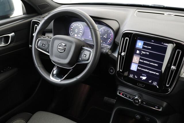 Volvo XC40 T2 AUT. CORE -CAMERA|CLIMATE|KEYLESS|PRIVACY.GLAS|CARPLAY|19"|FACELIFT