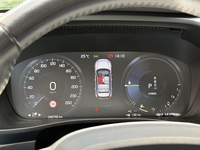 Volvo XC40 1.5 T5 Twin Engine Momentum Pro - SOH 93% - 360 Camera - Panoramadak - Trekhaak