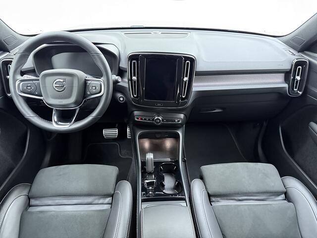 Volvo XC40 B4 211pk Automaat R-Design / Adapt. Cruise / Stoelverwarming / Trekhaak / 19'' / DAB / Alarm 3 / PDC + Camera / Lane Keeping Aid /