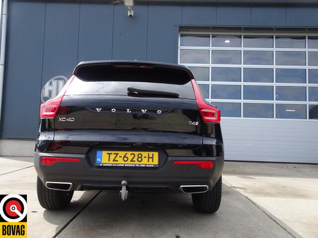 Volvo XC40 2.0 T4 R-Design