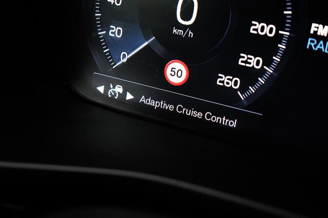 Volvo XC40 1.5 T5 PHEV R-Design |TREKHAAK|ACC|PANORAMA|