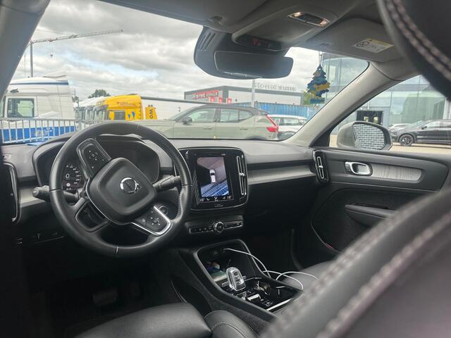 Volvo XC40 1.5 T3 Inscription | Trekhaak | 360 Graden Camera | Parkeersensoren | Lederen Bekleding | Stoelverwarming | Keyless Entry | Cruise Control Adaptief | BLIS | Navigatie | Apple Carplay | Android Auto