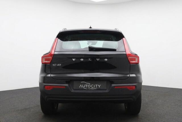 Volvo XC40 T3 Momentum 163PK 2WD | Elektrische Trekhaak | Stuur/Stoelverwarming | Carplay