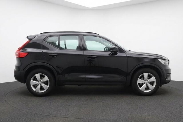 Volvo XC40 T3 Momentum 163PK 2WD | Elektrische Trekhaak | Stuur/Stoelverwarming | Carplay