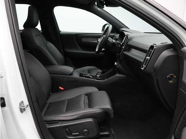 Volvo XC40 2.0 T4 R-Design / Trekhaak / Panoramadak / Stoelverwarming / Lederen Bekleding / Elektrische Stoelen / Pilot Assist / ACC /