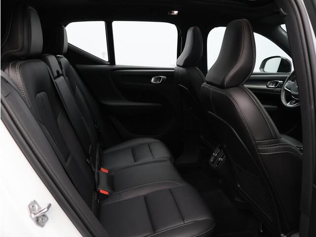 Volvo XC40 2.0 T4 R-Design / Trekhaak / Panoramadak / Stoelverwarming / Lederen Bekleding / Elektrische Stoelen / Pilot Assist / ACC /