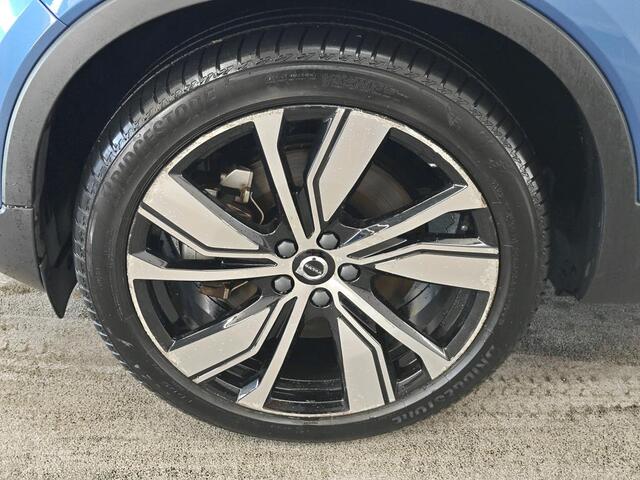 Volvo XC40 Recharge P8 AWD R-Design PANODAK | TREKHAAK