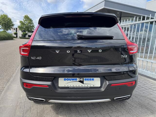 Volvo XC40 2.0 T4 Inscription trekhaak, pano/dak, leer.