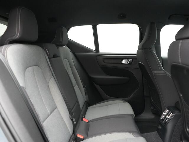 Volvo XC40 1.5 T5 Recharge R-Design PHEV 211pk Dealer O.H | Trekhaak Af Fabriek | Adaptive Cruise | Camera | Sportstoelen Memory & Verwarmd | Keyless | BLIS | Apple Carplay | Stuurverwarming | Pilot Assist | Virtual | Navigatie | DAB | 19"L.M | Plug In Hybrid |