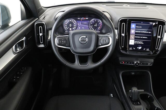 Volvo XC40 T3 AUT. MOMENTUM PRO -PANO.DAK|HARMAN/KARDON|CAMERA|NAVI|PRIVACY.GLAS|18"