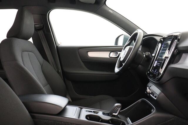Volvo XC40 T3 AUT. MOMENTUM PRO -PANO.DAK|HARMAN/KARDON|CAMERA|NAVI|PRIVACY.GLAS|18"