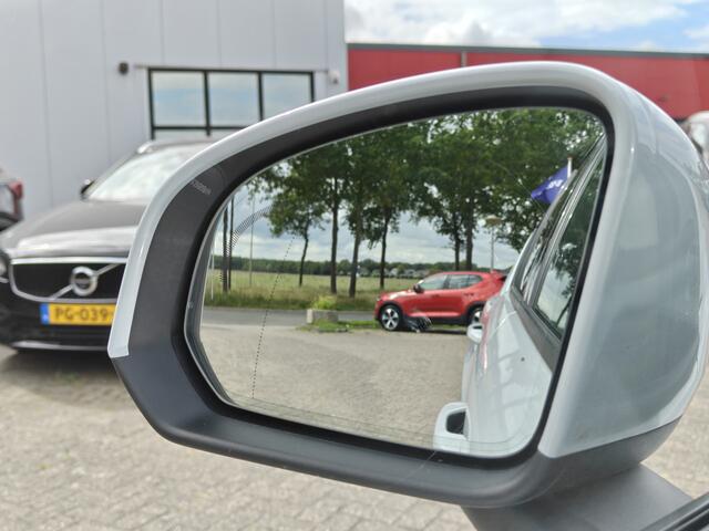 Volvo XC40 T2 130PK Automaat Business Pro | Adaptieve Cruise | Park assist camera | Dealer onderhouden