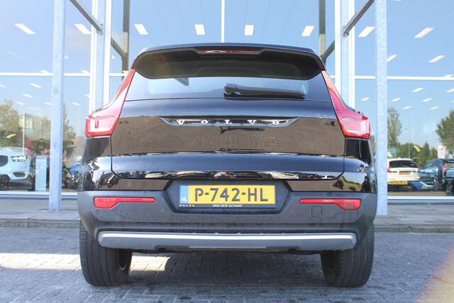 Volvo XC40 T4 211PK Automaat Recharge Inscription Expression | AppleCarplay | Keyless | Spraakbediening | Climate Control | 18" LM Velgen |