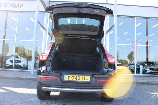 Volvo XC40 T4 211PK Automaat Recharge Inscription Expression | AppleCarplay | Keyless | Spraakbediening | Climate Control | 18" LM Velgen |