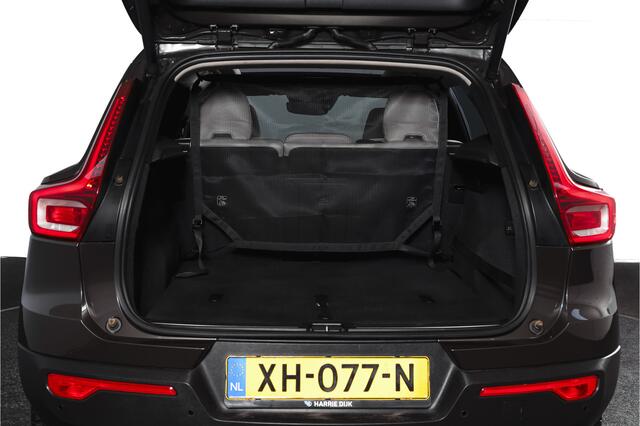 Volvo XC40 2.0 T4 190 PK Inscription Orig. NL | S/K-Panodak | Dig. Cockpit | Cruise | Winterpakket | Camera | NAV+App. Connect | ECC | Elek. Klep | Trekhaak | LM 19" |