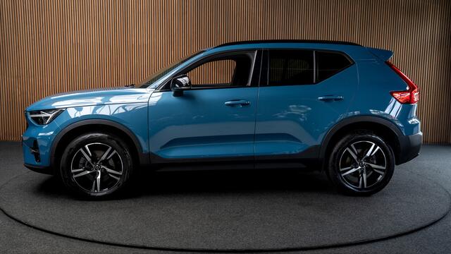 Volvo XC40 1.5 T3 R-Design Navi ACC 360° Elektr. trekhaak Standkachel Park Assist Pilot Zwarte binnenhemel Elektr. bedienbare achterklep Sfeerverlichting Stuurverwarming Stoelverwarming PDC LM velgen BTW auto!