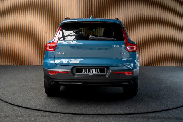 Volvo XC40 1.5 T3 R-Design Navi ACC 360° Elektr. trekhaak Standkachel Park Assist Pilot Zwarte binnenhemel Elektr. bedienbare achterklep Sfeerverlichting Stuurverwarming Stoelverwarming PDC LM velgen BTW auto!
