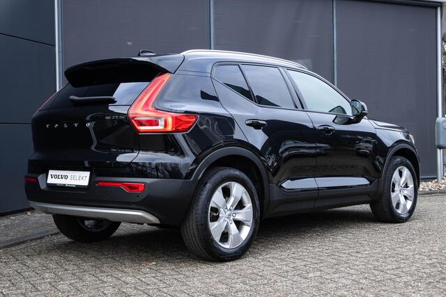 Volvo XC40 1.5 T3 Momentum Pro | Panoramisch Schuif-/Kanteldak | Verwarmde voorruit | Elektrische achterklep | Climate Control |