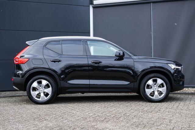 Volvo XC40 1.5 T3 Momentum Pro | Panoramisch Schuif-/Kanteldak | Verwarmde voorruit | Elektrische achterklep | Climate Control |