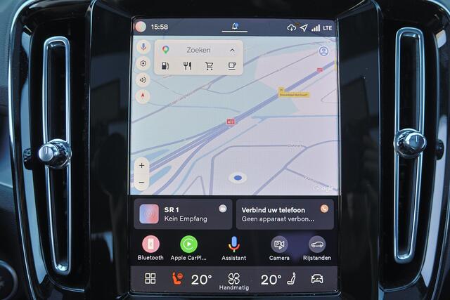 Volvo XC40 B3 Ultra Dark - Panorama/schuifdak - IntelliSafe Assist & Surround - 360º Camera - Harman/Kardon audio - Verwarmde voorstoelen & stuur - Parkeersensoren voor & achter - Elektr. bedienb. voorstoelen met geheugen links - Draadloze tel. lader - Extra getint glas - Inklapbare trekhaak - 19' LMV