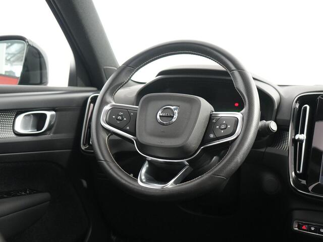 Volvo XC40 Recharge P8 AWD R-Design | Zwenkhaak | Pano | Leer | BLIS | SOH 93.4% |