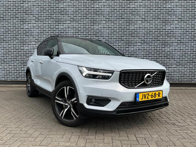 Volvo XC40 1.5 T5 Recharge R-Design | Plug-in Hybrid (PHEV) | Trekhaak | Panoramadak | Harman Kardon Audio | 360 Graden Camera | Parkeersensoren | Stoelverwarming | LED Koplampen Adaptief | Keyless Entry | Elektrische Achterklep | Cruise Control | BLIS | Navigatie