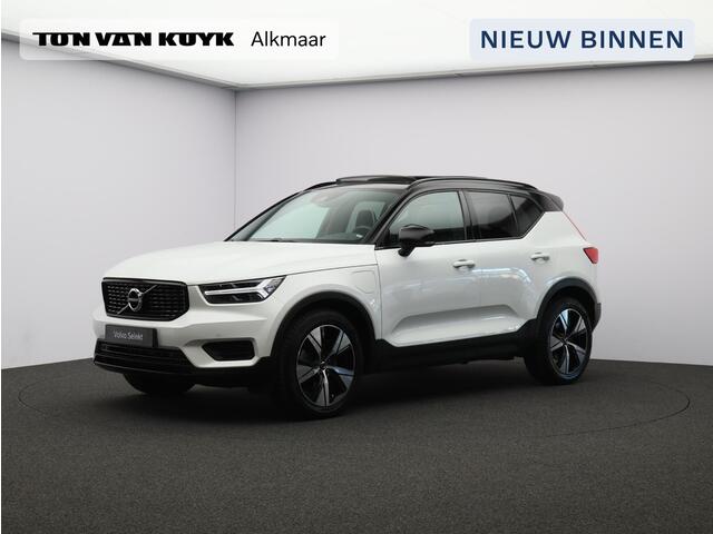 Volvo XC40 T5 262PK Plug in Hybrid R-Design / Trekhaak / Panoramisch Dak / Verwarmbare Voorstoelen+Stuurwiel / Adaptive Cruise / Extra Getint Glas /