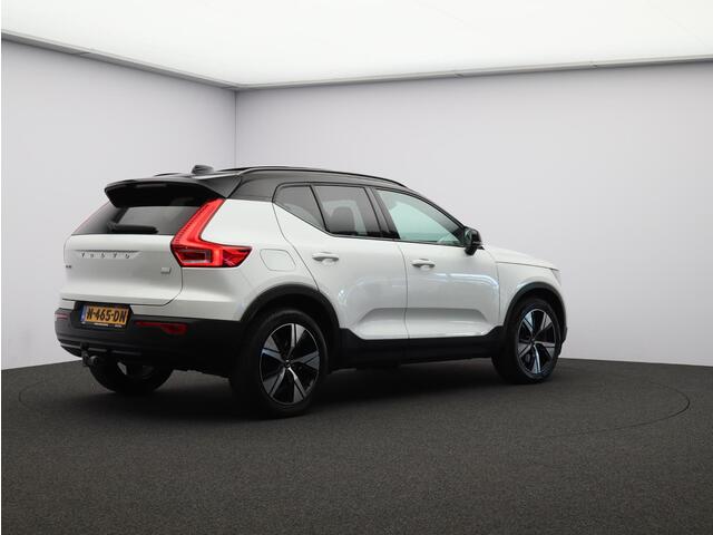 Volvo XC40 T5 262PK Plug in Hybrid R-Design / Trekhaak / Panoramisch Dak / Verwarmbare Voorstoelen+Stuurwiel / Adaptive Cruise / Extra Getint Glas /