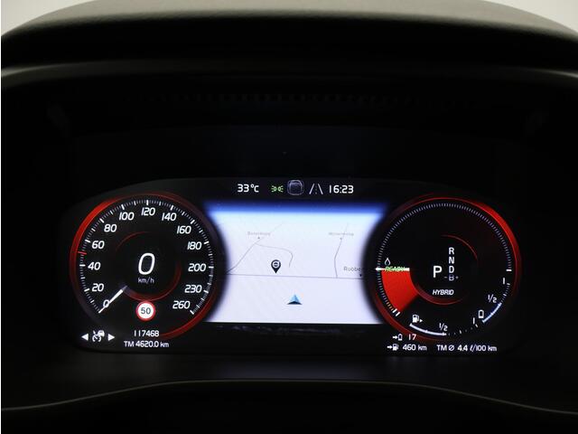 Volvo XC40 T5 262PK Plug in Hybrid R-Design / Trekhaak / Panoramisch Dak / Verwarmbare Voorstoelen+Stuurwiel / Adaptive Cruise / Extra Getint Glas /