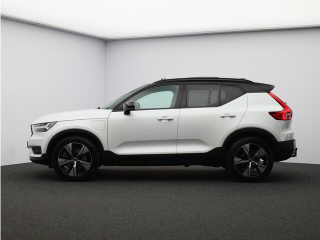 Volvo XC40 T5 262PK Plug in Hybrid R-Design / Trekhaak / Panoramisch Dak / Verwarmbare Voorstoelen+Stuurwiel / Adaptive Cruise / Extra Getint Glas /