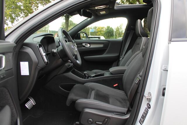 Volvo XC40 1.5 T5 Twin Engine R-Design / Panoramadak / Camera / 20'' / Stoel+Stuurverwarming / CarPlay / Dodehoek / DAB / Cruise Control Adaptief