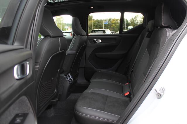 Volvo XC40 1.5 T5 Twin Engine R-Design / Panoramadak / Camera / 20'' / Stoel+Stuurverwarming / CarPlay / Dodehoek / DAB / Cruise Control Adaptief