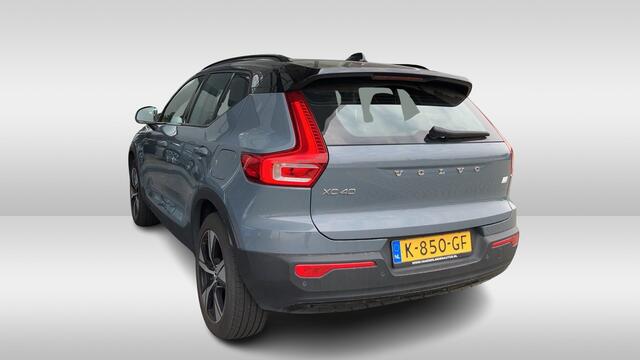 Volvo XC40 Recharge P8 AWD R-Design / Trekhaak / Panoramadak / Camera / Keyless / Harman Kardon / 19'' / Half leder / Stuur+Stoelverwarming / DAB / Dodehoek / ACC