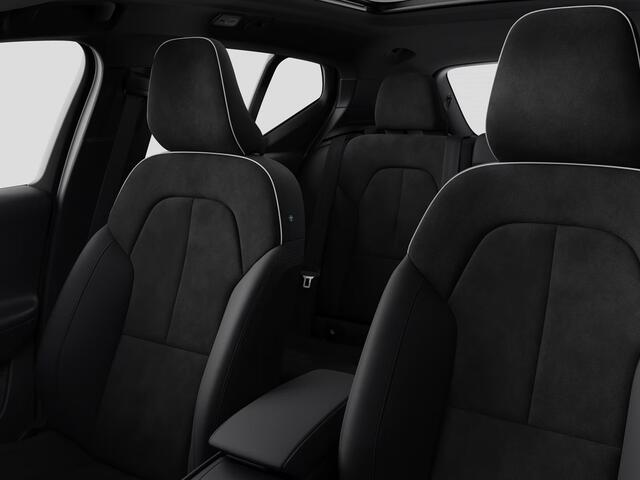 Volvo XC40 B4 Plus Black Edition | Panoramadak | Parkeercamera | Harman Kardon | Stoel- en stuurverwarming | Elektrische stoelen