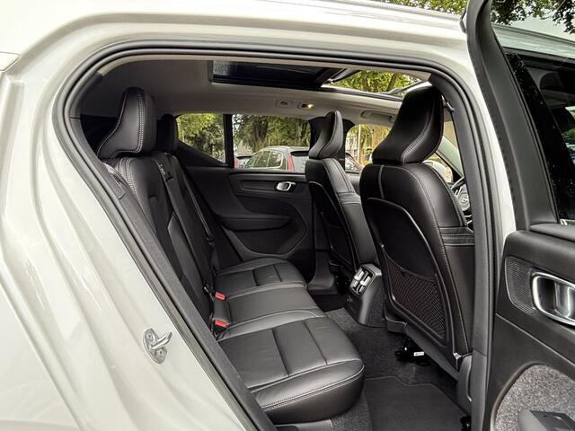Volvo XC40 T4 Recharge Ultimate Bright Pano Pilot assist 360 Keyless leder