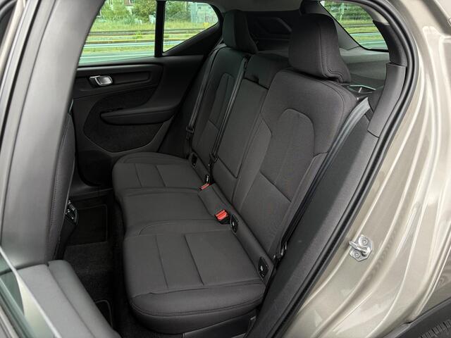 Volvo XC40 1.5 T3 Business Pro Trekhaak / Parkeercamera / Cruise Control / Keyless / Led verlichting / Carplay / Dealer onderhouden TVK