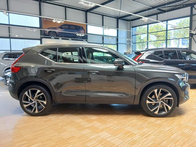 Volvo XC40 2.0 T4 Inscription | Trekhaak | AchteruitrijdCamera | Stoelverwarming | Climate control | Parkeersensoren voor |
