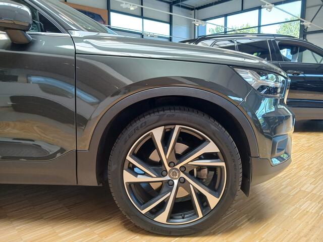 Volvo XC40 2.0 T4 Inscription | Trekhaak | AchteruitrijdCamera | Stoelverwarming | Climate control | Parkeersensoren voor |