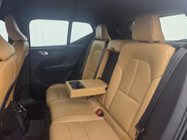 Volvo XC40 1.5 T5 Recharge R-Design Expression / Leder interieur / Stoelverwarming / Elektrisch verstelbare stoel + Geheugenfunctie / DAB+