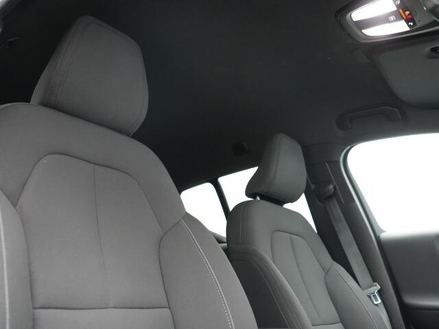 Volvo XC40 Single Motor Long Range Plus 82 kWh 252pk Dealer O.H | Trekhaak Af Fabriek | Camera | Adaptive Cruise | Sportstoelen Verwarmd | Pilot Assist | Google Assistant & Maps | BLIS | Keyless | Virtual | Navigatie | DAB | 19"L.M |